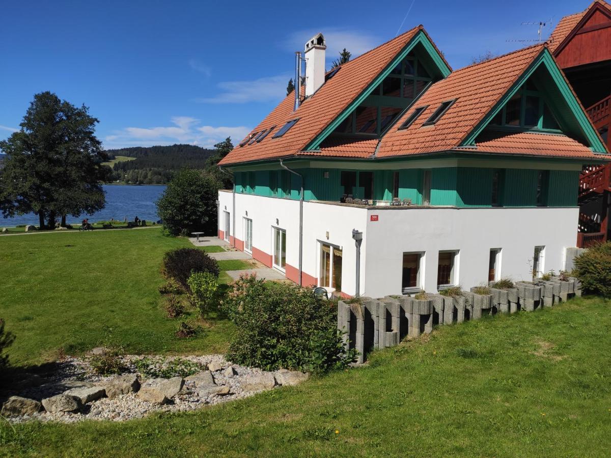 Ferienwohnung Lipno Riviera - Mysi V Bote Lipno nad Vltavou Exterior foto