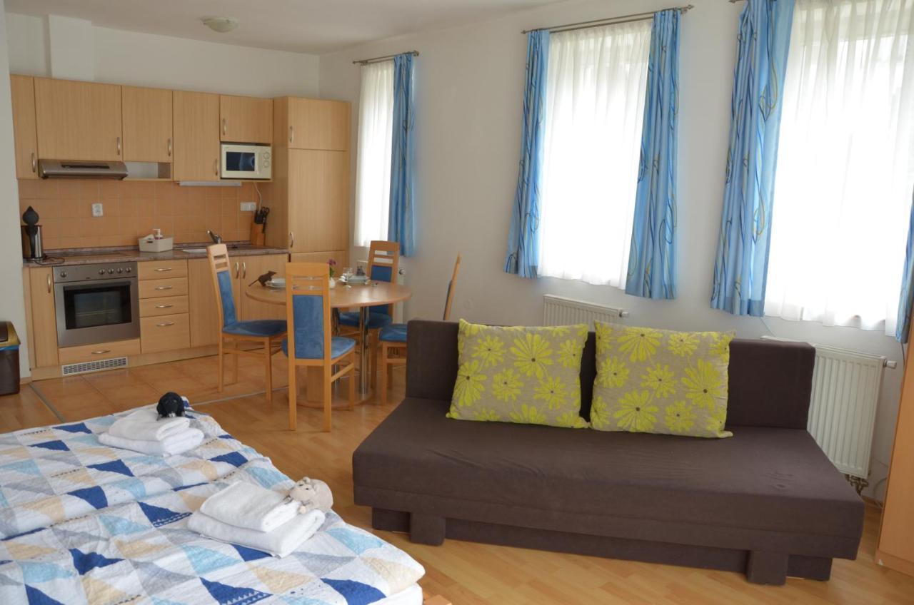 Ferienwohnung Lipno Riviera - Mysi V Bote Lipno nad Vltavou Exterior foto